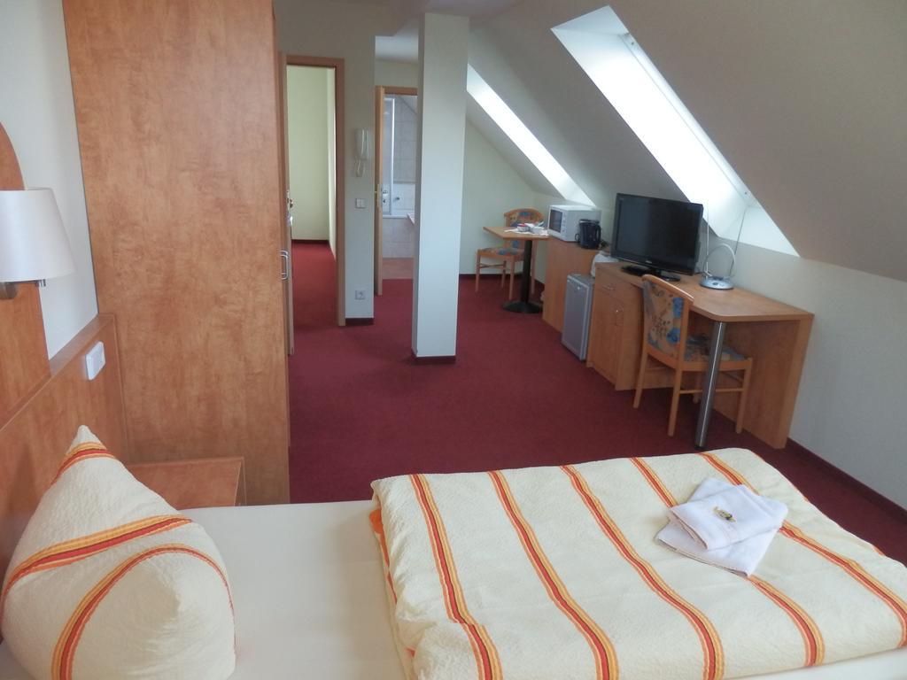 Pension Am Findling Potsdam Room photo